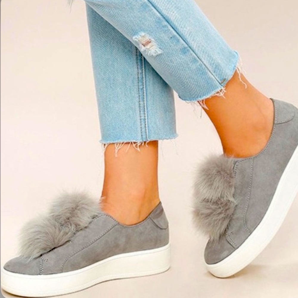 Steve Madden Pom Pom sneakers, Sz 6